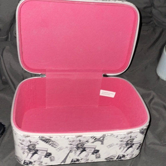 this is a cutely decorated makeup organizer, i also used it organize my lotions - Picture 3 of 3